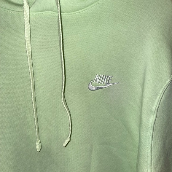 Nike Sweater/Hoodie - Picture 2 of 4
